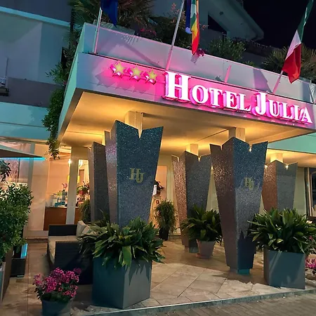 Julia Hotel 3*