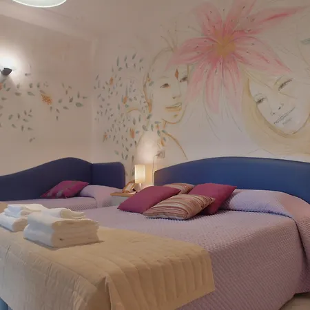 Julia Hotel 3*