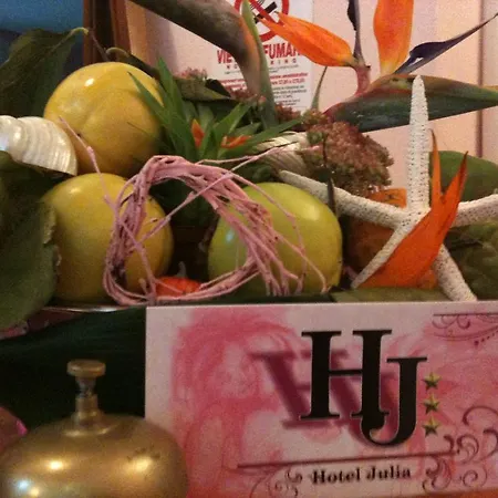 Julia 3* Llido Degli Estensi