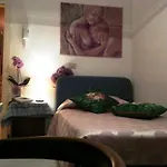 Julia מלון 3*