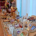 Julia Hotel 3*