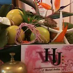 Julia 3* לידו דליי אסטנסי