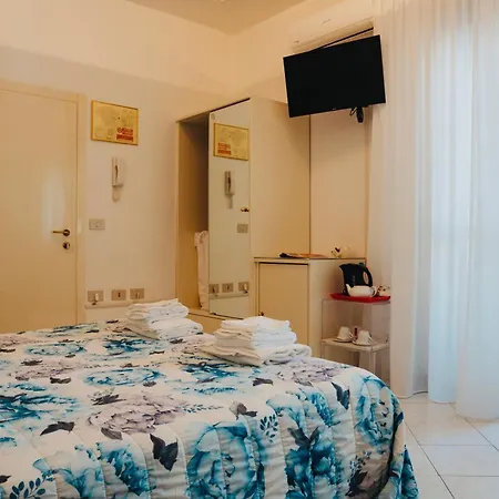 Julia Hotel
