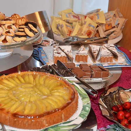 Julia לידו דליי אסטנסי