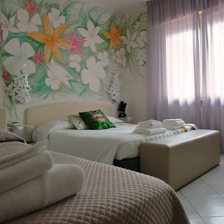 Julia 3* לידו דליי אסטנסי