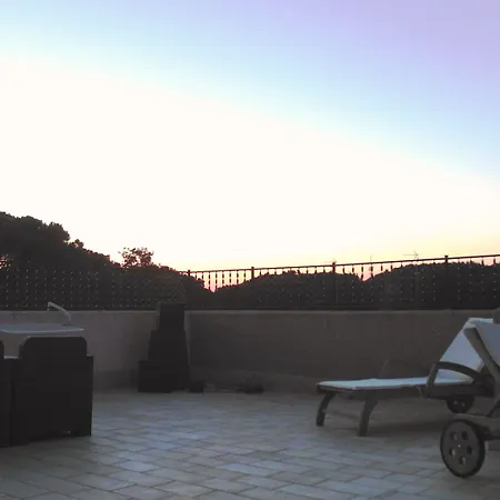 Julia Hotel 3*