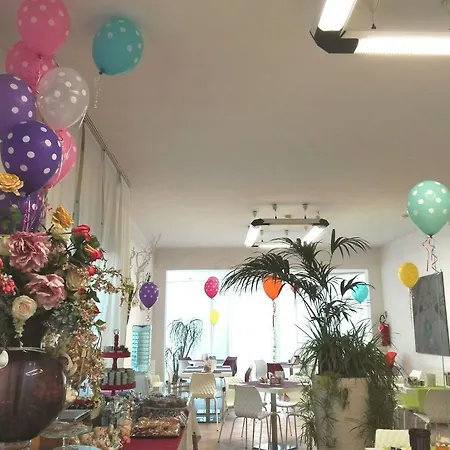 Julia Hotel