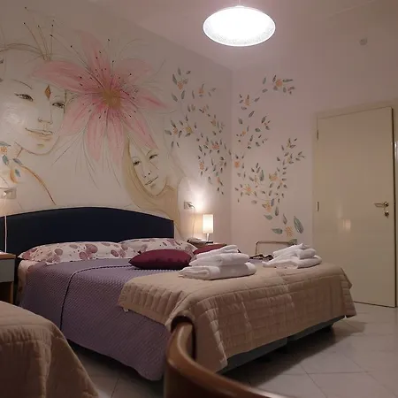Julia Hotel